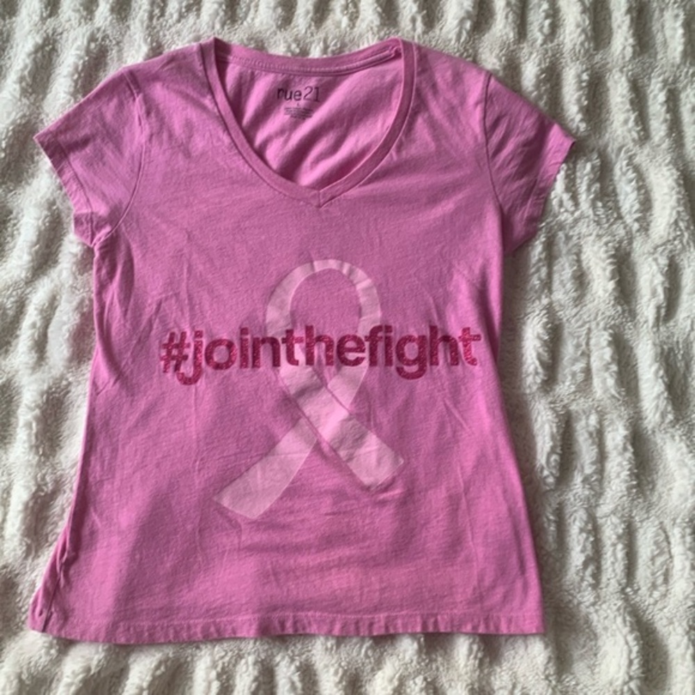 Rue 21 Fight Cancer T-Shirt (L)